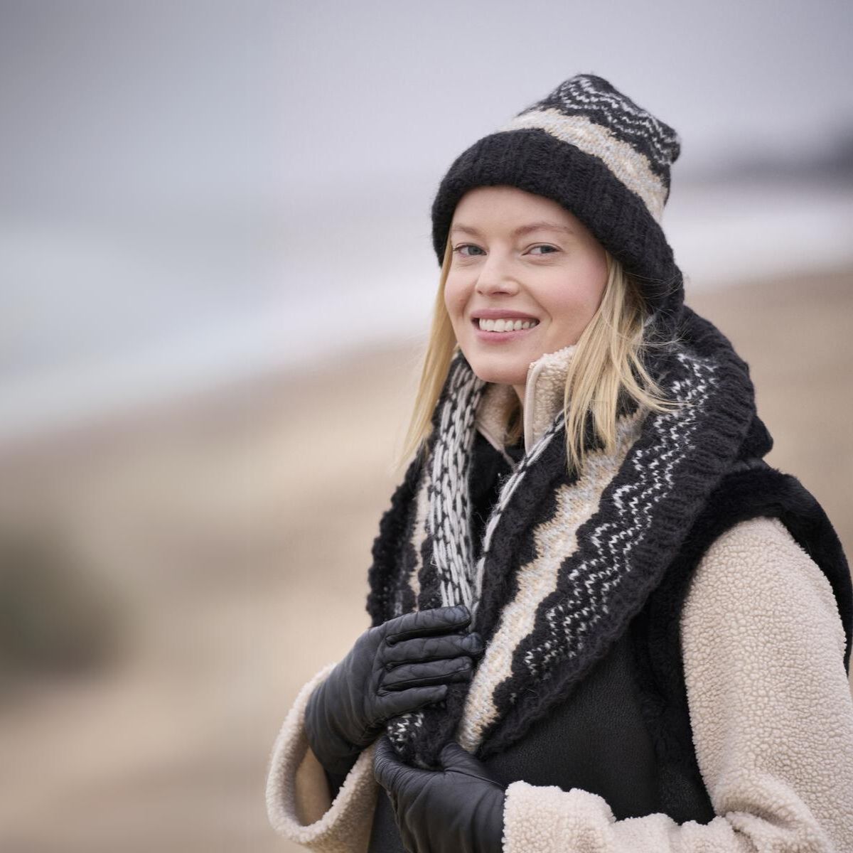 Mode Pattern- Coast Hat & Snood Set